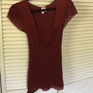Anthropologie shirt sleeve maroon shirt sz Med